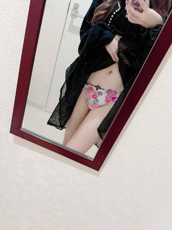 愛咲まりなpicture
